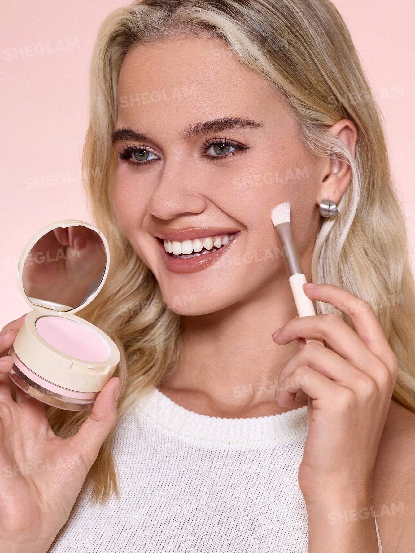 SHEGLAM Sharp Moves Triangle Brush