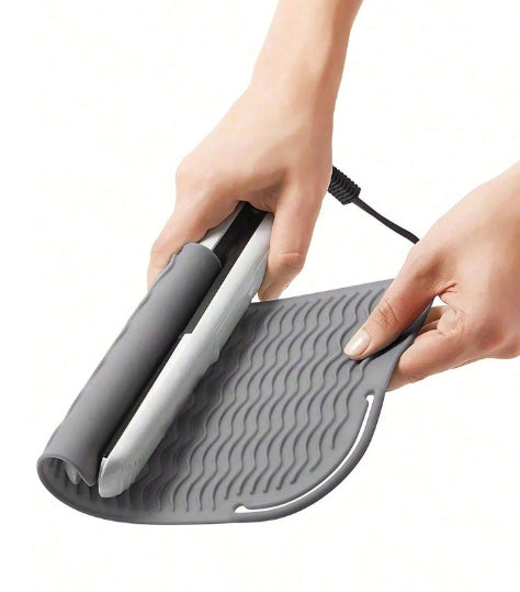 1pc Hot Styling Tool Silicone Mat (Random Colors)