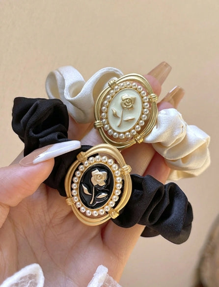 1pc Flower Satin Scrunchie