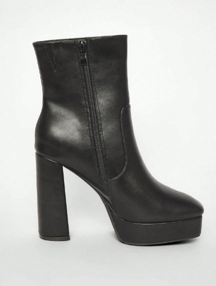 Women Black High Heels Boots - Size US10
