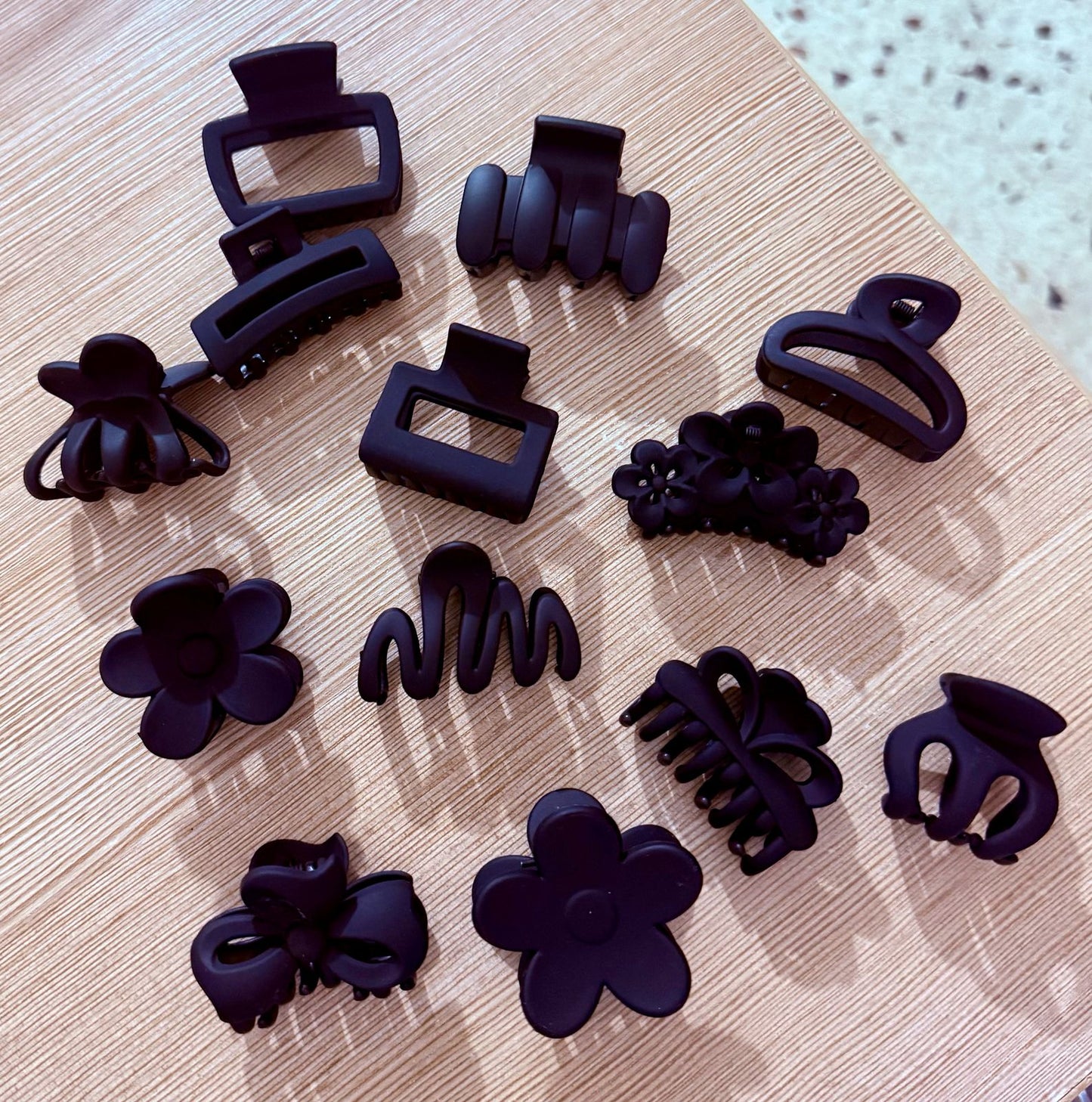 1pc Black Matte Hair Claw