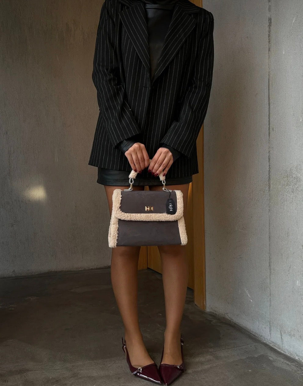 Hanna Gray Hand & Shoulder Bag