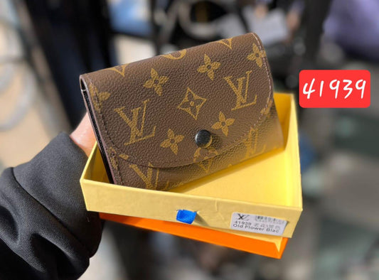 LV women wallet + box