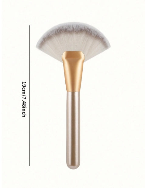 Fan Makeup Brush
