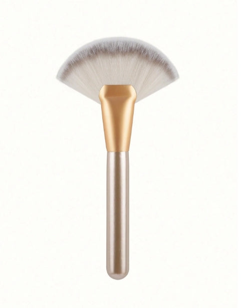 Fan Makeup Brush