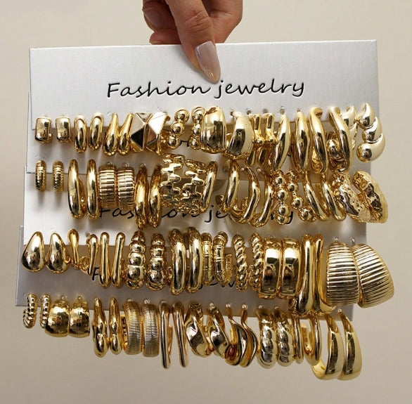 1 Pair Gold Stud Earrings