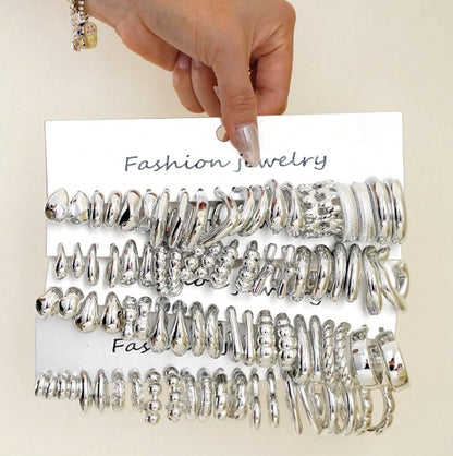 1 Pair Silver Stud Earrings