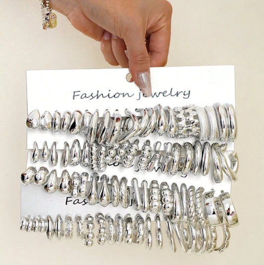 1 Pair Silver Stud Earrings