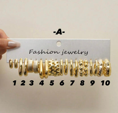 1 Pair Gold Stud Earrings