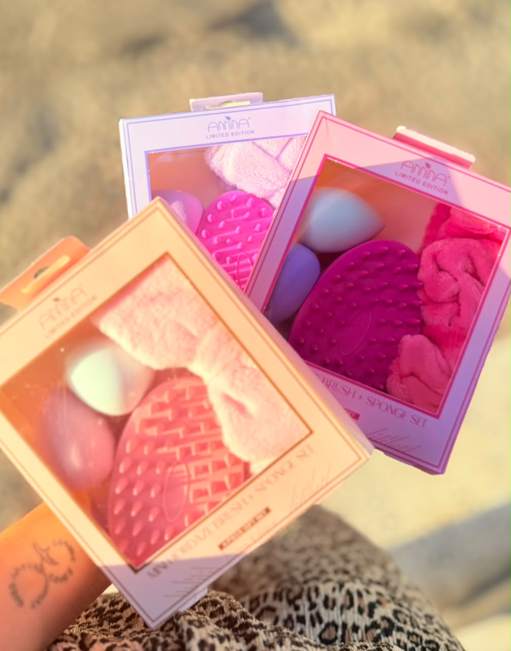 4pcs Holidaze Brush + Sponge Gift Set