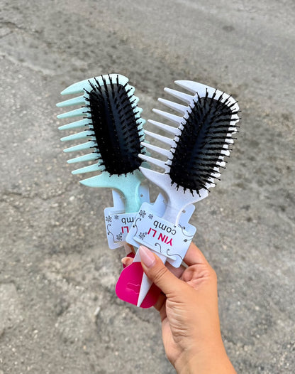 Cloud Glide Detangling Brush